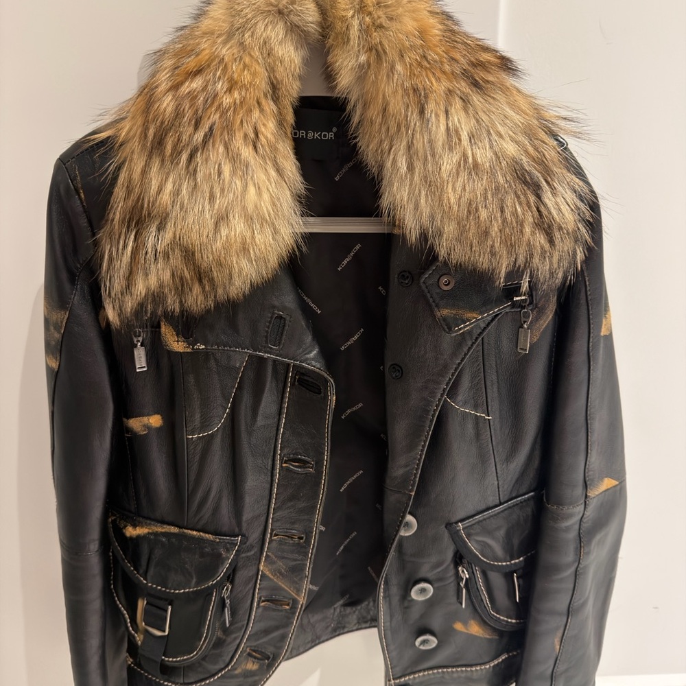 Kor&Kor Black Leather Jacket with real Fur Collar small